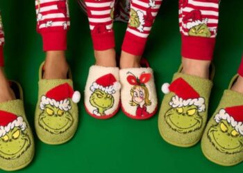 grinch-slippers4.jpg